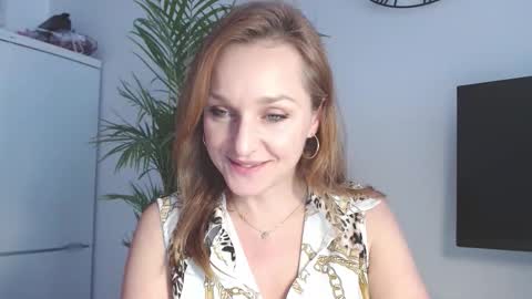Snapshot of alicialux chatting on 02-05-26, 02:11 Alicia online show from 02-05-26, 02:11