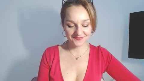 Snapshot of alicialux chatting on 02-19-26, 02:24 Alicia online show from 02-19-26, 02:24
