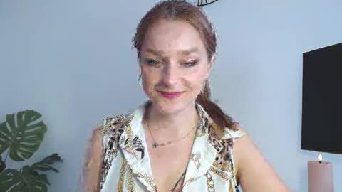 Snapshot of alicialux chatting on 03-12-26, 07:36 Alicia online show from 03-12-26, 07:36