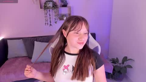 Snapshot of aliciamoonx chatting on 10-06-25, 11:51 aliciamoonx online show from 10-06-25, 11:51