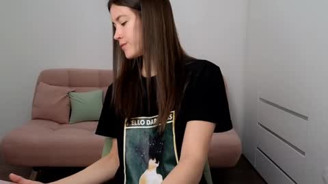 Snapshot of alicianoveli chatting on 12-17-24, 10:01 alicianoveli online show from 12-17-24, 10:01