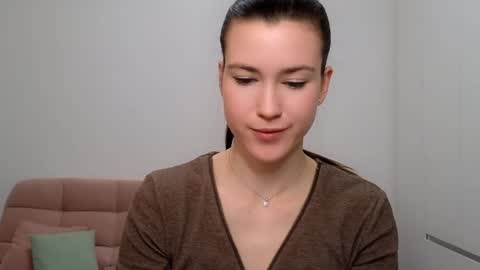 Snapshot of alicianoveli chatting on 01-18-25, 01:29 alicianoveli online show from 01-18-25, 01:29