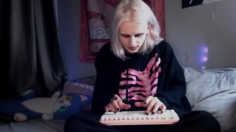 Alien Bella online show from 03-21-26, 09:51