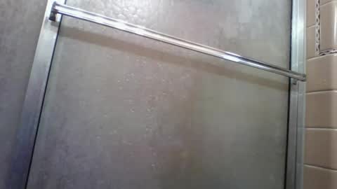 Snapshot of alienlove23 chatting on 12-15-25, 01:54 alienlove23 online show from 12-15-25, 01:54