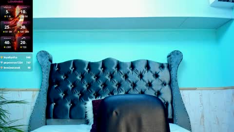 Snapshot of aliice_greco chatting on 12-19-24, 11:35 Alice online show from 12-19-24, 11:35