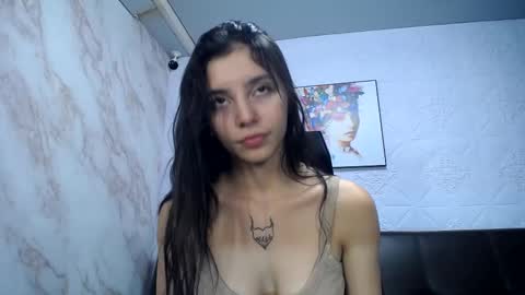 Snapshot of aliice_greco chatting on 03-05-25, 03:18 Alice online show from 03-05-25, 03:18