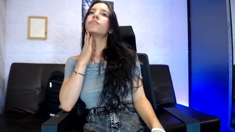 Snapshot of aliice_greco chatting on 03-09-25, 01:25 Alice online show from 03-09-25, 01:25