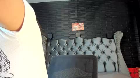 Snapshot of aliice_greco chatting on 09-28-25, 05:29 Alice online show from 09-28-25, 05:29