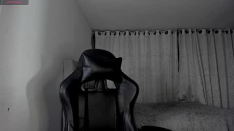 aliice_walker_ online show from 08-04-26, 03:32