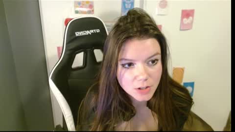 Snapshot of alina_nightshade chatting on 12-05-25, 03:48 Alina Nightshade online show from 12-05-25, 03:48