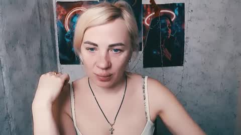 Snapshot of alinafrey_ chatting on 02-17-26, 05:26 Alina online show from 02-17-26, 05:26