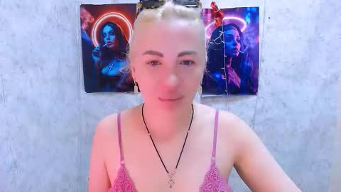Snapshot of alinafrey_ chatting on 03-17-26, 05:11 Alina online show from 03-17-26, 05:11