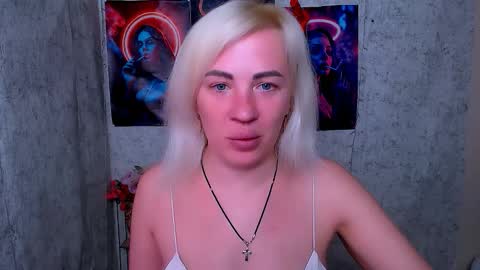 Snapshot of alinafrey_ chatting on 03-19-26, 09:13 Alina online show from 03-19-26, 09:13