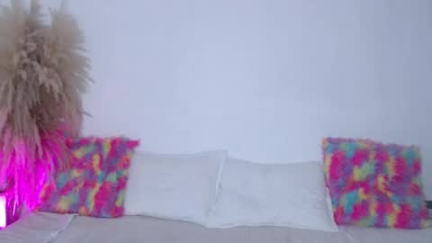 lili online show from 02-23-25, 10:42