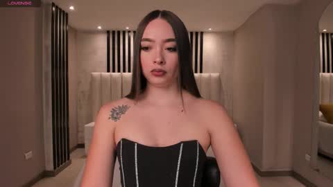 Snapshot of alinakravitz_ chatting on 09-17-25, 10:39 alinakravitz_ online show from 09-17-25, 10:39