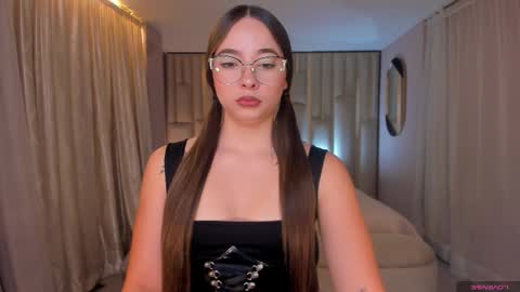 Snapshot of alinakravitz_ chatting on 09-27-25, 11:26 alinakravitz_ online show from 09-27-25, 11:26