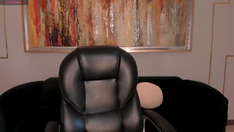Snapshot of alinakravitz_ chatting on 10-01-25, 11:27 alinakravitz_ online show from 10-01-25, 11:27
