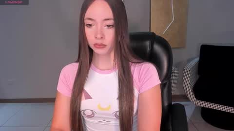 Snapshot of alinakravitz_ chatting on 10-10-25, 12:15 alinakravitz_ online show from 10-10-25, 12:15