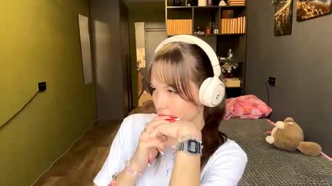 Alice online show from 12-05-25, 06:44