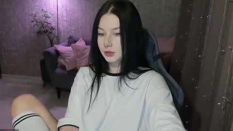 Aline Greeeen online show from 10-16-25, 01:17