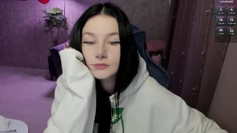 Snapshot of alinegreeeen chatting on 01-12-26, 04:39 Aline Greeeen online show from 01-12-26, 04:39