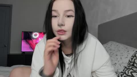 Aline Greeeen online show from 03-17-26, 08:17