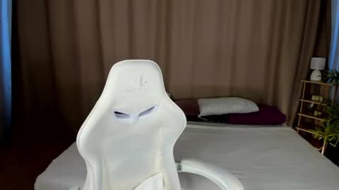 Alis online show from 06-15-26, 09:22
