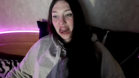 Snapshot of alisaadoll chatting on 05-05-26, 01:41 alisaadoll online show from 05-05-26, 01:41