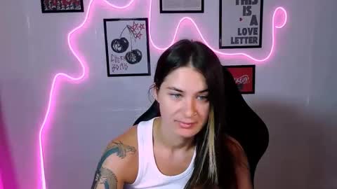 Snapshot of alisarossy chatting on 05-27-26, 02:30 Alisa online show from 05-27-26, 02:30