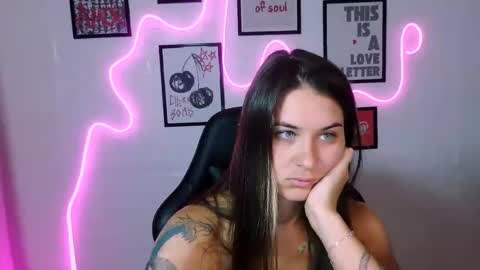 Snapshot of alisarossy chatting on 05-28-26, 01:19 Alisa online show from 05-28-26, 01:19