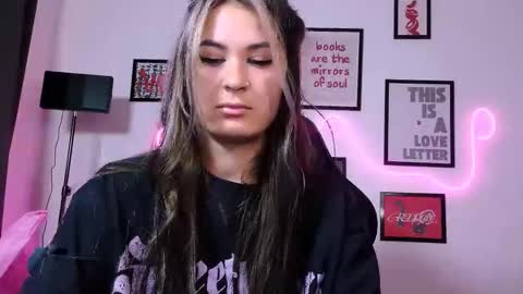 Snapshot of alisarossy chatting on 05-29-26, 02:59 Alisa online show from 05-29-26, 02:59