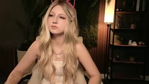 Snapshot of alisele chatting on 07-09-26, 03:38 Alise PVT is Open Yes its me online show from 07-09-26, 03:38
