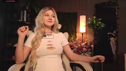 Snapshot of alisele chatting on 07-23-26, 02:37 Alise PVT is Open Yes its me online show from 07-23-26, 02:37