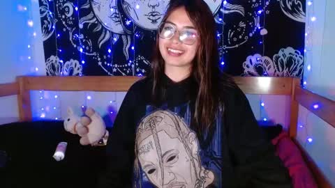 Snapshot of alisha17love chatting on 11-10-25, 09:19 alisha17love online show from 11-10-25, 09:19