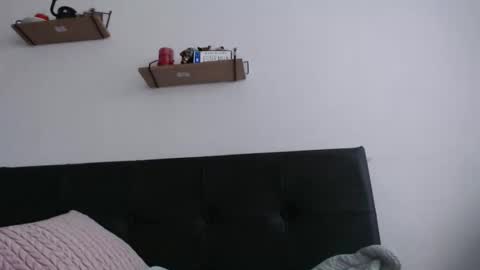 alisha_9997 online show from 12-22-25, 10:18