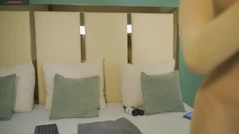 buy my videos follow me in my new instagram fernanda699  online show from 11-23-25, 04:01