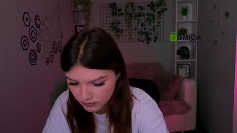 Alisha online show from 05-20-26, 01:39