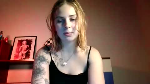 Alisa online show from 10-30-25, 03:02