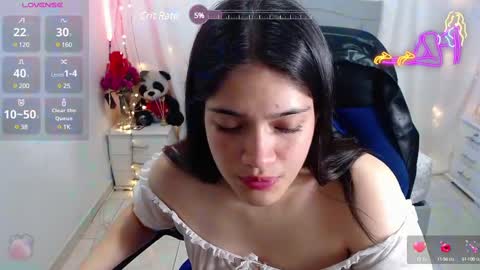 Snapshot of alison_girl22 chatting on 02-11-25, 01:20 Alison online show from 02-11-25, 01:20