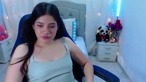Snapshot of alison_girl22 chatting on 03-10-25, 08:56 Alison online show from 03-10-25, 08:56