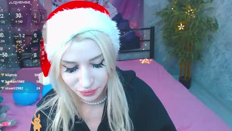 Snapshot of alison_moonlight chatting on 12-23-24, 04:22 Alison online show from 12-23-24, 04:22