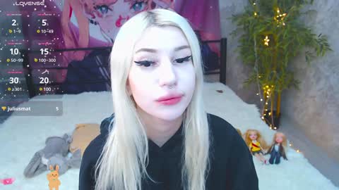 Snapshot of alison_moonlight chatting on 12-29-24, 03:44 Alison online show from 12-29-24, 03:44