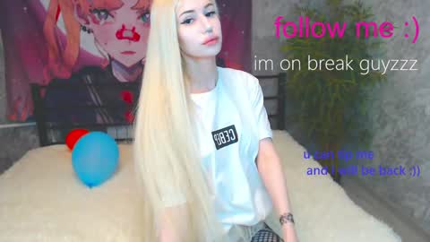 Snapshot of alison_moonlight chatting on 02-25-25, 12:36 Alison online show from 02-25-25, 12:36