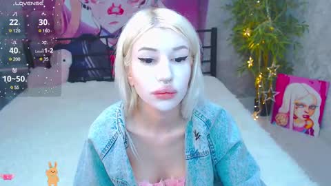 Snapshot of alison_moonlight chatting on 03-01-25, 01:43 Alison online show from 03-01-25, 01:43