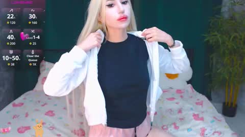 Snapshot of alison_moonlight chatting on 10-02-25, 06:15 Alison online show from 10-02-25, 06:15