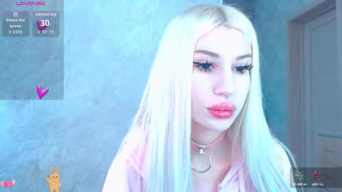 Snapshot of alison_moonlight chatting on 10-03-25, 09:01 Alison online show from 10-03-25, 09:01