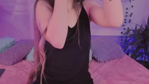 Mia online show from 09-18-25, 09:28