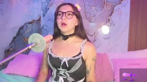 Mia online show from 04-19-26, 08:22