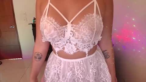 Alissa online show from 09-25-25, 02:04