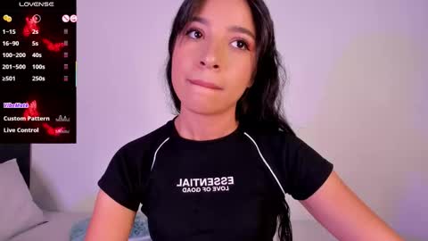 Snapshot of alissarose_ chatting on 09-21-25, 08:32 Mara Isabel online show from 09-21-25, 08:32